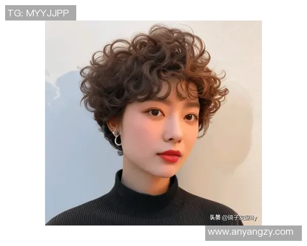 足球明星个性发型侧边雕刻潮流解析与时尚搭配技巧分享